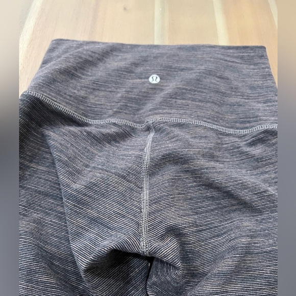 Lululemon legging - Picture 7 of 9